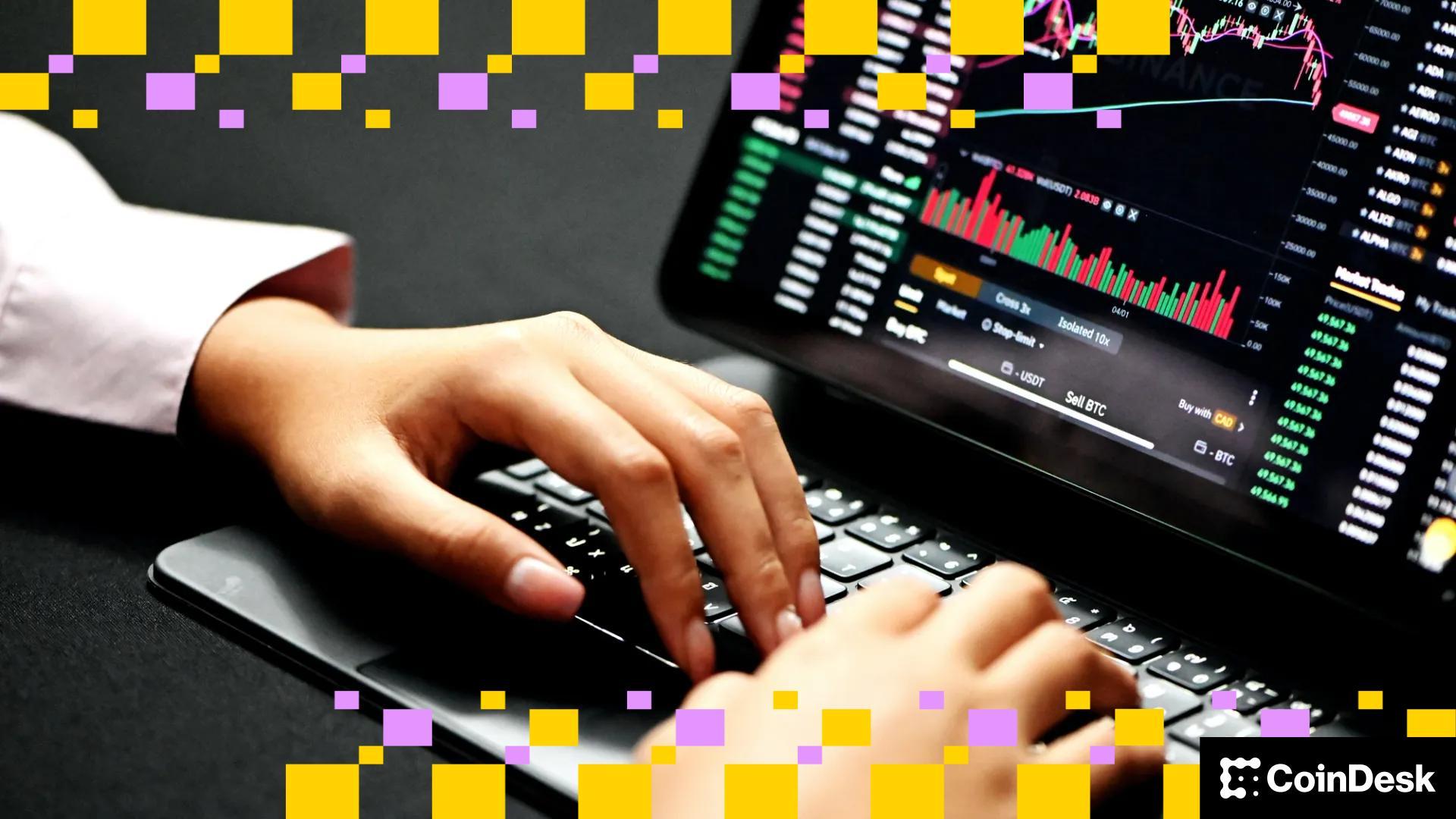 以贝莱德旗下IBIT为首的比特币ETF交易量创下400亿美元的历史新高，机构投资者纷纷认输